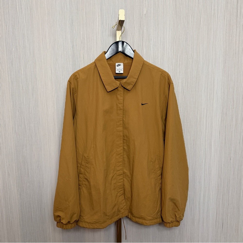 Nike Sportswear Essential Coaches Jacket | Women’s Large